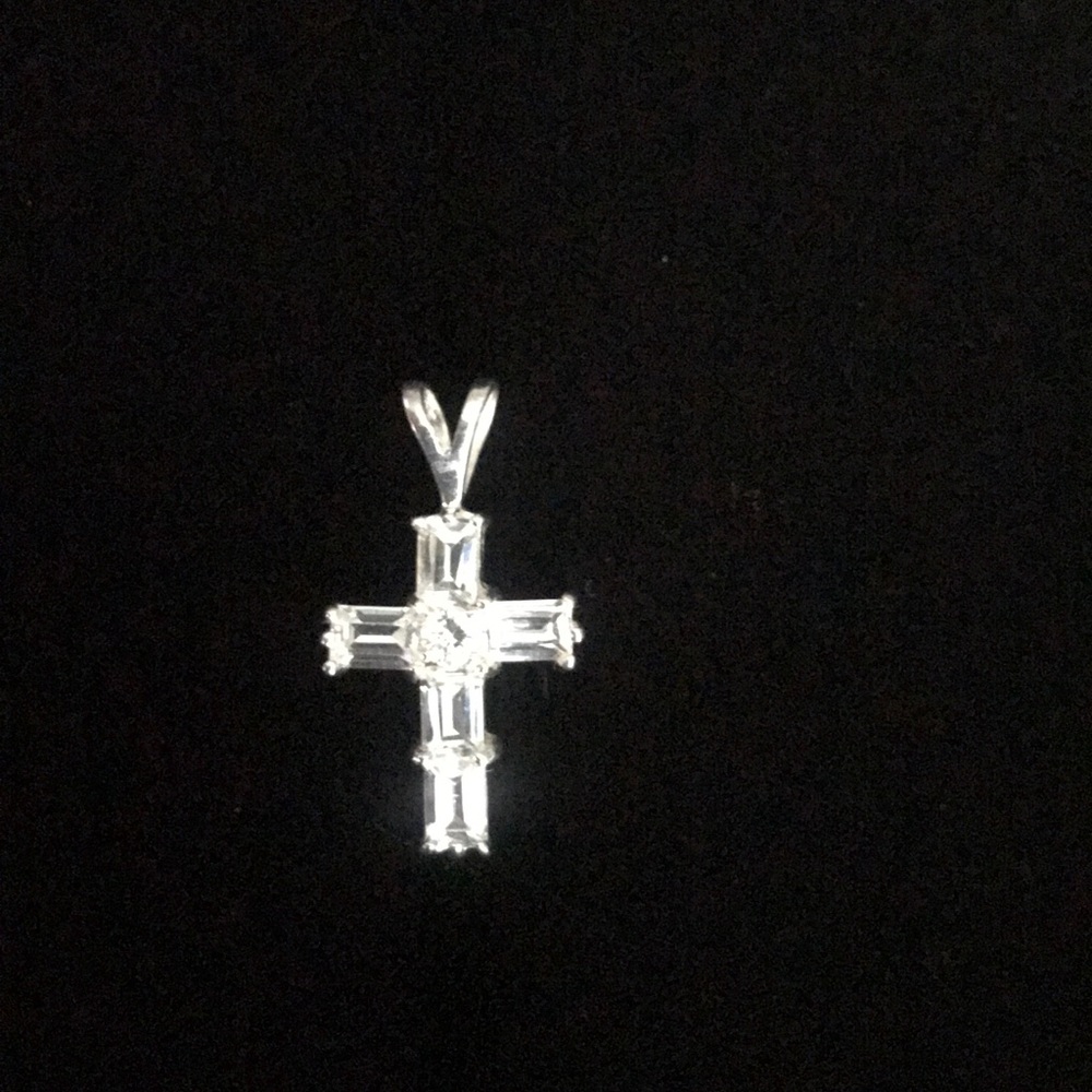 Sterling silver cross pendant